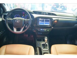 Foto 9 - Toyota Hilux Cabine Dupla Hilux 2.8 TDI CD SR 4x4 (Aut) automático