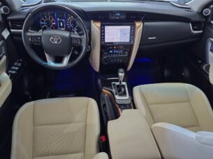 Foto 10 - Toyota SW4 SW4 2.8 TDI SRX 7L Diamond 4x4 (Aut) automático