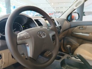 Foto 10 - Toyota Hilux Cabine Dupla Hilux 2.7 Flex 4x2 CD SR (Aut) automático