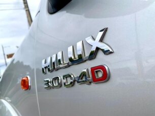 Foto 2 - Toyota Hilux Cabine Dupla Hilux 3.0 TDI 4x4 CD STD manual