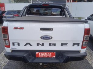 Foto 2 - Ford Ranger (Cabine Dupla) Ranger 3.2 CD XLT 4WD automático