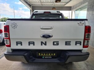 Foto 8 - Ford Ranger (Cabine Dupla) Ranger 2.2 TD XLS CD 4x4 (Aut) automático