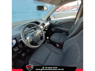 Foto 10 - Toyota Etios Hatch Etios XLS 1.5 (Flex) manual