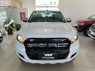 Foto 9 - Ford Ranger (Cabine Dupla) Ranger 3.2 TD XLT CD 4x4 (Aut) automático