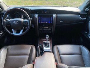 Foto 7 - Toyota Hilux Cabine Dupla Hilux 2.8 TDI SRX CD 4x4 (Aut) automático