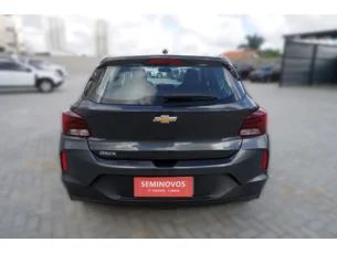 Foto 5 - Chevrolet Onix Onix 1.0 automático
