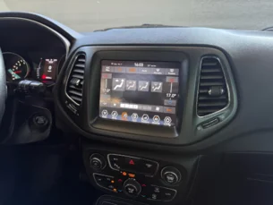 Foto 4 - Jeep Compass Compass 2.0 Longitude (Aut) (Flex) automático