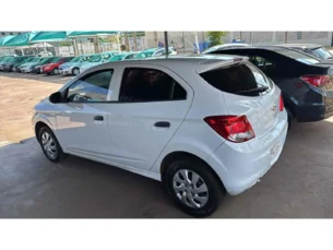 Foto 3 - Chevrolet Onix Onix 1.0 LS SPE/4 manual