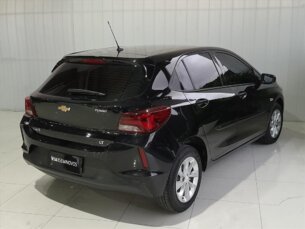 Foto 6 - Chevrolet Onix Onix 1.0 LT (Flex) manual