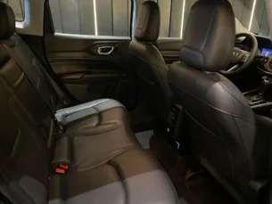 Foto 10 - Jeep Compass Compass 1.3 T270 Longitude automático