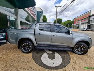 Foto 8 - Chevrolet S10 Cabine Dupla S10 2.8 High Country CD 4WD (Aut) automático