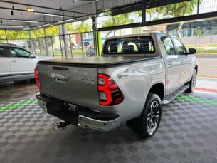 Foto 2 - Toyota Hilux Cabine Dupla Hilux CD 2.8 TDI SRX 4WD automático