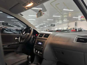 Foto 7 - Volkswagen Fox Fox 1.6 MSI Trendline (Flex) manual