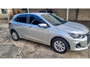 Foto 3 - Chevrolet Onix Onix 1.0 LT manual