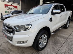 Foto 2 - Ford Ranger (Cabine Dupla) Ranger 3.2 CD XLT (Aut) 4WD automático