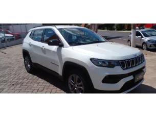 Foto 8 - Jeep Compass Compass 1.3 T270 Longitude automático