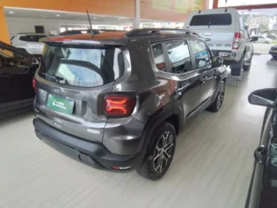 Foto 5 - Jeep Renegade Renegade 1.3 T270 Longitude automático
