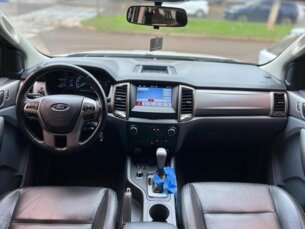 Foto 9 - Ford Ranger (Cabine Dupla) Ranger 3.2 XLT CD 4x4 (Aut) automático