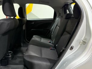 Foto 9 - Toyota Etios Hatch Etios X 1.3 (Flex) manual