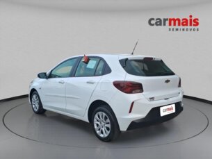 Foto 3 - Chevrolet Onix Onix 1.0 LT manual
