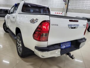 Foto 7 - Toyota Hilux Cabine Dupla Hilux 2.8 TDI SRX CD 4x4 (Aut) automático