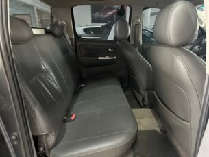 Foto 2 - Toyota Hilux Cabine Dupla Hilux 3.0 TDI 4x4 CD SRV Top (Aut) automático