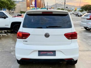 Foto 5 - Volkswagen Fox Fox Comfortline 1.6 MSI (Flex) manual