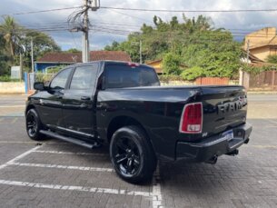 Foto 2 - RAM Classic Ram Classic 5.7 V8 Laramie Night Edition 4WD automático