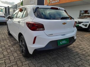 Foto 3 - Chevrolet Onix Onix 1.0 LT manual