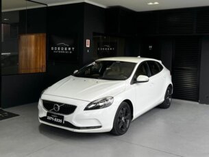 Foto 1 - Volvo V40 V40 2.0 T4 Kinetic automático
