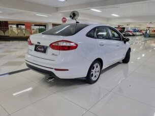 Foto 6 - Ford Fiesta Hatch Fiesta 1.6 SE (Aut) automático