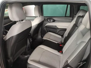 Foto 7 - Jeep Commander Commander 1.3 T270 Overland automático