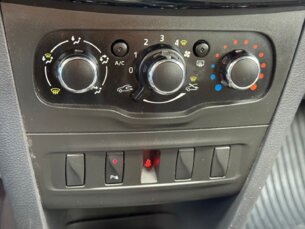 Foto 9 - Renault Logan Logan 1.0 Zen manual