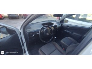 Foto 4 - Toyota Etios Hatch Etios X 1.3 manual