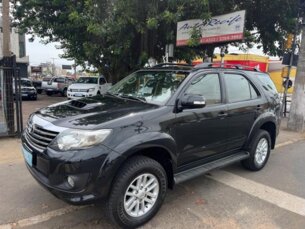 Foto 1 - Toyota SW4 Hilux SW4 SRV 3.0 4X4 (7 Lugares) automático