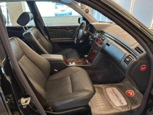 Foto 9 - Mercedes-Benz Classe E E 240 Elegance 2.4 automático