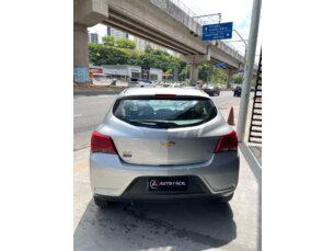 Foto 8 - Chevrolet Onix Onix 1.0 LT SPE/4 manual