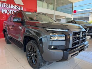Foto 3 - Mitsubishi Triton Triton 2.4 D Katana 4WD (Aut) automático