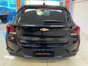 Foto 5 - Chevrolet Onix Onix 1.0 Turbo LTZ (Aut) automático