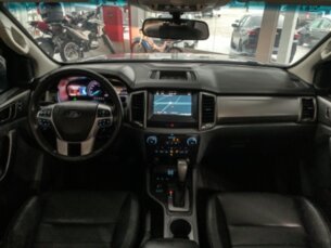 Foto 9 - Ford Ranger (Cabine Dupla) Ranger 3.2 XLT CD 4x4 (Aut) automático