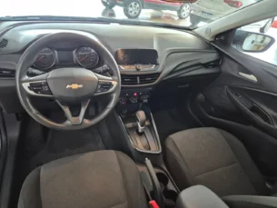 Foto 4 - Chevrolet Onix Onix 1.0 Turbo (Aut) automático