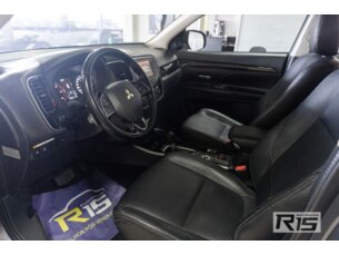 Foto 9 - Mitsubishi Outlander Outlander 2.2 DI-D Mid 4WD automático
