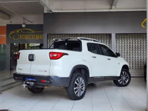 Foto 7 - Fiat Toro Toro Volcano 2.0 diesel AT9 4x4 automático