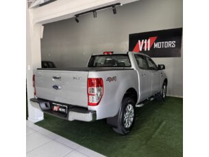 Foto 3 - Ford Ranger (Cabine Dupla) Ranger 3.2 XLT CD 4x4 (Aut) automático