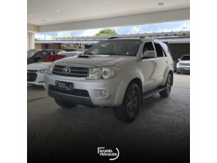 Foto 2 - Toyota Hilux Cabine Dupla Hilux SRV 4x4 3.0 (cab. dupla) automático
