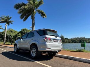 Foto 5 - Toyota Hilux Cabine Dupla Hilux 3.0 TDI 4x4 CD SRV (Aut) automático