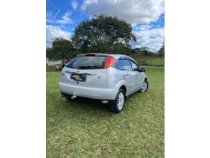 Foto 5 - Ford Focus Hatch Focus Hatch Ghia 2.0 16V manual