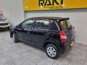 Foto 4 - Toyota Etios Hatch Etios 1.3 (Flex) manual