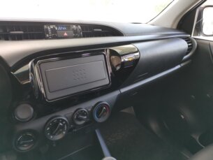Foto 9 - Toyota Hilux Cabine Simples Hilux 2.8 TDI CS 4x4 4wd (Aut) automático