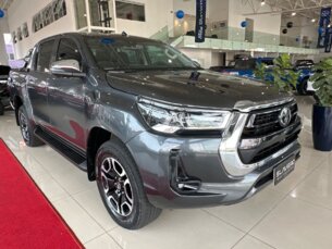 Foto 2 - Toyota Hilux Cabine Dupla Hilux CD 2.8 TDI SRX 4WD automático